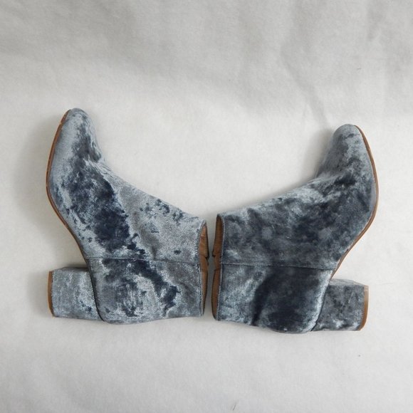Steve Madden Womens Blue Faux Suede Heel Booties Size 7.5M - Picture 5 of 8